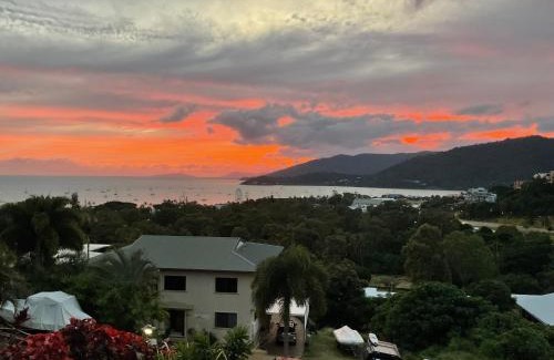 Airlie Beach Apartment | Bella Vista Pets ok no pet without Calling host prior to booking t&C apply