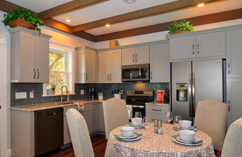 Appomattox House | Bella Vista ~ Relax, be refreshed and renewed!