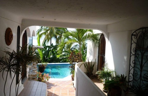 Playa la Madera Condo | Bella Vista-Spectacular Views of Zihua Bay from 1-BR Condo above Madera Beach