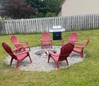 Bellaire House | Bellaire - Lakes - Golf - Ski - Walk to Downtown!