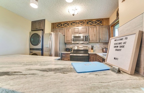 Bellaire Condo | Bellaire Ski Condo: 1 Mi to Summit Mountain!
