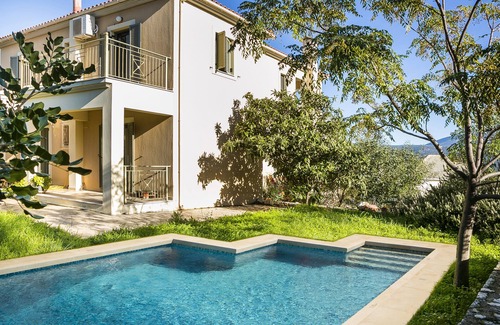 Lakithra Villa | Belle Helen's Villa, Private Pool, Sea View