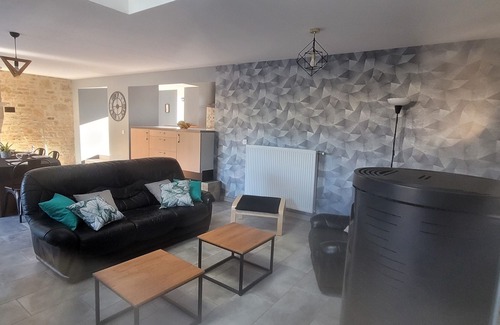 Sortosville House | Belle Maison en Pierre Avec Cour Privée, à la Campagne, Totalement Rénovée