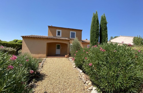 Aups House | Belle maison indépendante en Provence dans un charmant village animé