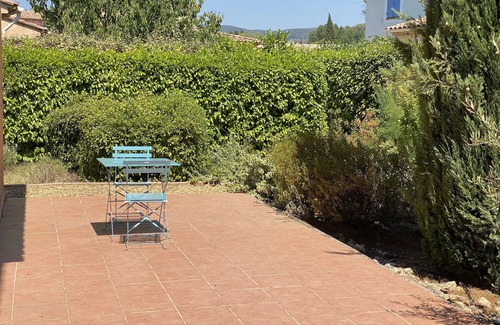 Aups House | Belle maison indépendante en Provence dans un charmant village animé