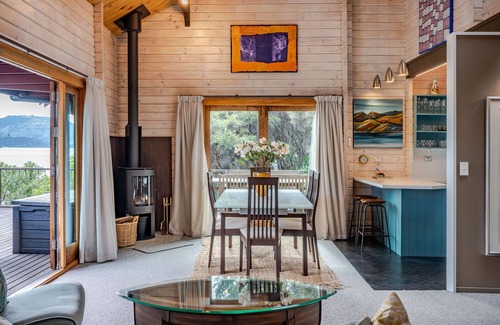 Akaroa House | Belle Vue Haven - Akaroa Holiday Home