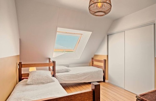 Kerroch Apartment | Belle Vue Mer et Groix by Interhome