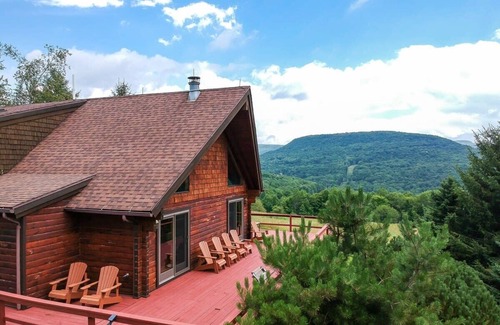 Fleischmanns Ski Chalet | Belleayre View: Paramount Views, Hot Tub + Firepit