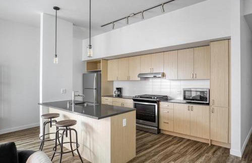 Wilburton Apartment | Bellevue 2BR w BBQ Gym WD nr Spring District SEA-225