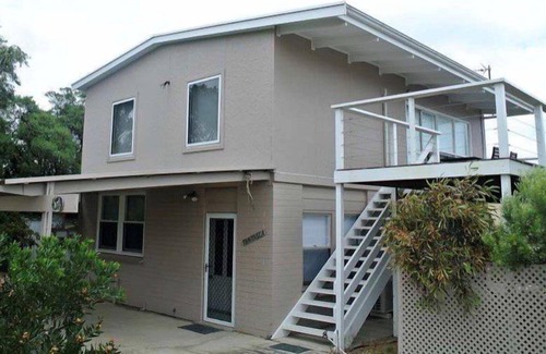 Lacepede House | Bellevue Drive is all about the coastal lifestyle, enjoying friends,...