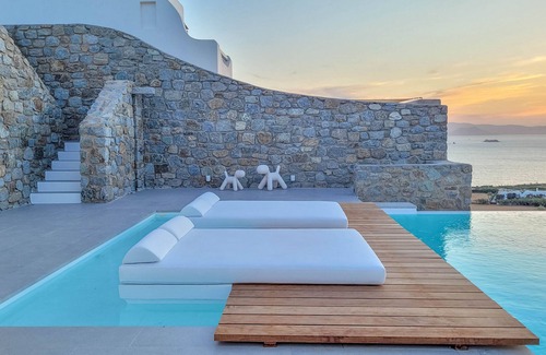 Maragas Villa | Bellevue Villa Three – 130sqm villa, infinity sea-view pool – heated on request