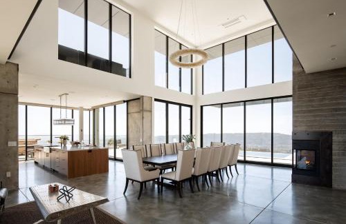 Glen Ellen Villa | Belleza by AvantStay Hilltop Mansion w Pool Panoramic Views Ultra Modern Interior