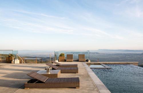Glen Ellen Villa | Belleza by AvantStay Hilltop Mansion w Pool Panoramic Views Ultra Modern Interior