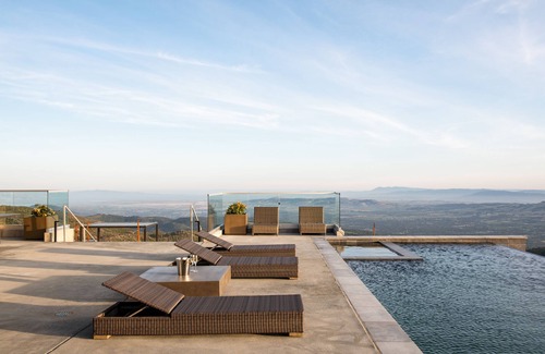 Glen Ellen Villa | Belleza by AvantStay | Hilltop Mansion w/Pool & Ultra Modern Interior