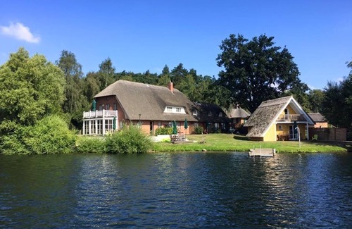 Krakow am See Apartment | Bellin apartment for the whole family right on the water - Bellin