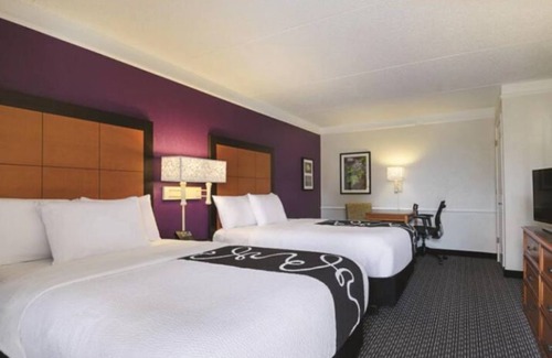 North Belmont House | Belmont! Freedom Park! Relax & Enjoy,Bring Fun 01!