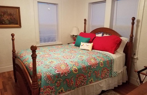 Llano Apartment | BELOW Apartment at Flossie's Corner