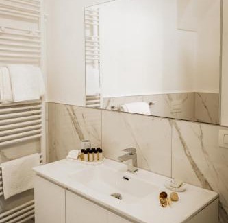 Ghiffa Apartment | Belvedere 237A Lakeview Luxury Apartment