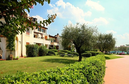 San Benedetto di Lugana Apartment | Belvilla by OYO Garda Resort T6 PT Std