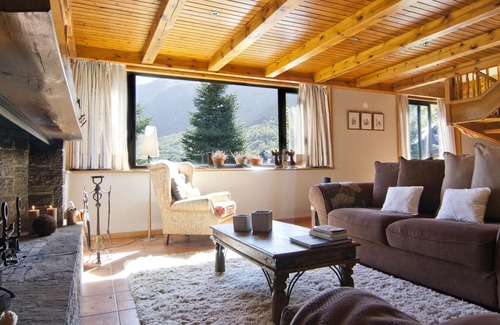 Vielha Villa | Belvilla by OYO Casa Lola 9