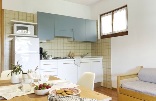 Garda House | Belvilla by OYO Comfortable apartment with pool