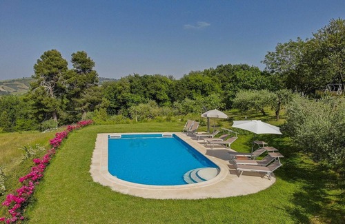 Fossombrone Villa | Belvilla by OYO Villa Cucco