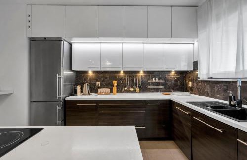 Gorce Apartment | Bemowo Business Apt - 62m2, Parking, Metro & Park Nearby - by Rentujemy