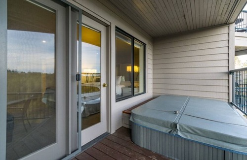 Century West Condo | Bend Condo Overlooking the Deschutes River - Beautiful Views!