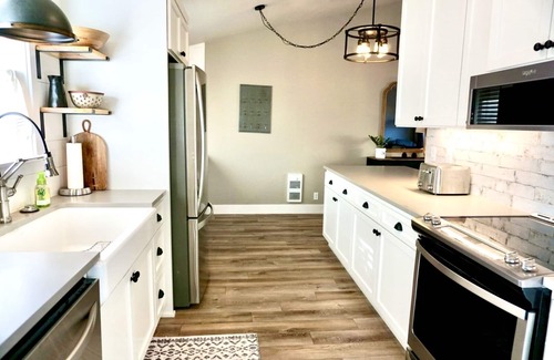 Mountain View House | Bend - Mt.Views/Hot Tub/Putting Green/Game Room