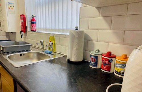 Bootle House | Benedict Place, Liverpool with FREE Parking