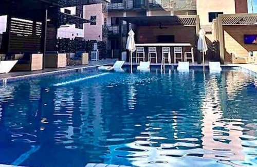 Miramonte Apartment | Benedicti · Amazing View’s NEW Loft w/ POOL By UofA