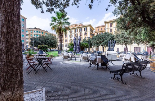 Cagliari Apartment | Benny's rose house. 2 minutes walk to pedestrian area. CIN IT092009C2000Q2584