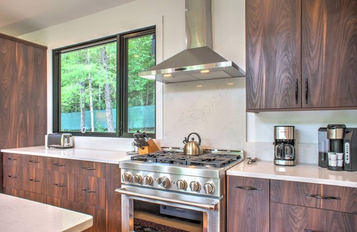 Skyland House | Bent Creek Retreat | Trails, Fire Pit & Pond Views🌲 + Biltmore Pass