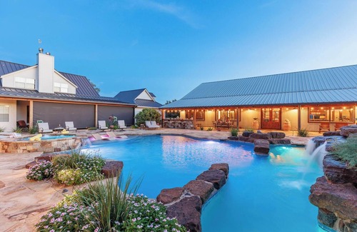 Burnet House | Bent Oak Highland Ranch | Events | Concierge Services