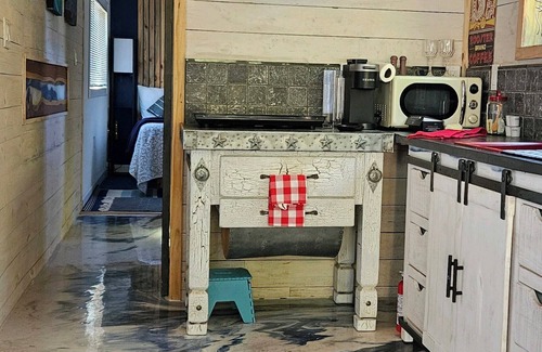 Franklin Cottage | Bent Tree Tiny Cottage.n4 miles to Franklin Ranch. nBaseball/Softball Fields
