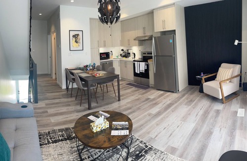 Niagara Falls House | Bentley Commons Fallsview Towns - 2 Adjacent Units