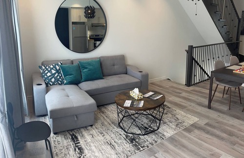 Niagara Falls House | Bentley Commons Fallsview Towns - 2 Adjacent Units