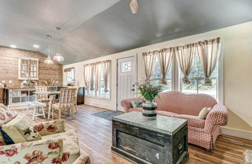 Riverside House | Benton Harbor Home 3 Mi to Beach Grill and Yard