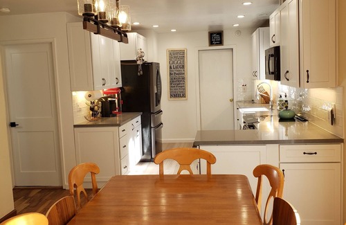 Arnold Cabin | Beo's Place a Bear Valley/Arnold/Wineries/Modern Mountain Get Away