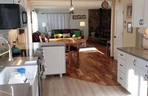 Arnold Cabin | Beo's Place a Bear Valley/Arnold/Wineries/Modern Mountain Get Away