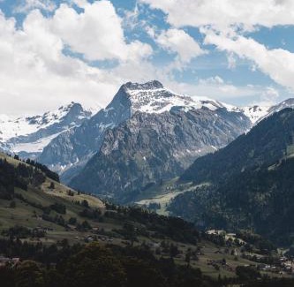 Aeschi bei Spiez Hotel | Bergblick Lodge - 3 Sterne Garni - Neueröffnung