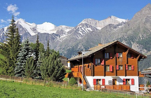 Graechen Apartment | Bergfink Obergeschoss by Interhome