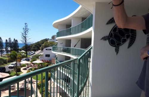 Moffat Beach Apartment | Bergmann 3 bdrm Suite on Moffat Beach