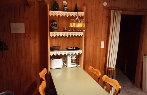 Bachenbrock Cabin | 'Bergners' with Private Terrace and Wi-Fi