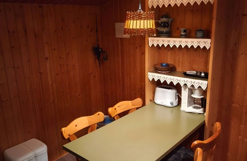Bachenbrock Cabin | 'Bergners' with Private Terrace and Wi-Fi