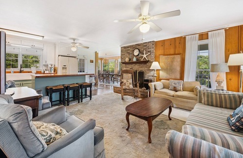 Debordieu Colony House | Berry Restful in DeBordieu Colony, Steps from the Beach Walkway.