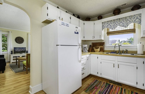 Chincoteague House | Bertie Street Cottage on Chincoteague Island!