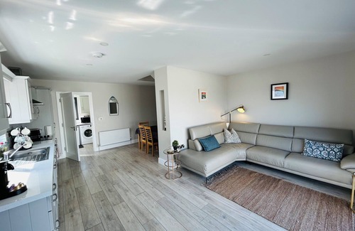 Liscannor Cottage | Beside the sea with spectacular ocean views! Minutes from Cliffs of Moher