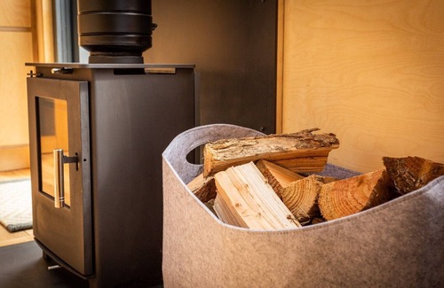 Moylegrove Cabin | Bespoke tranquility just for two (and a furry friend.)