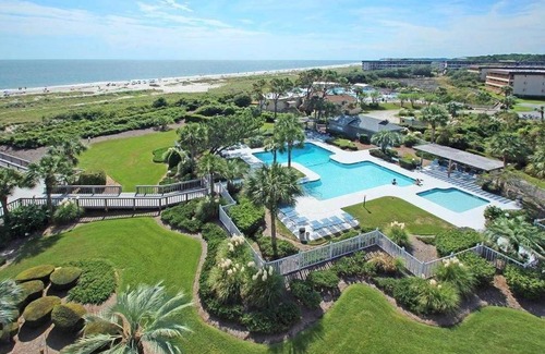 Folly Field House | Best Atlantic Ocean Views! King Queen Bikes & Beach Gear included